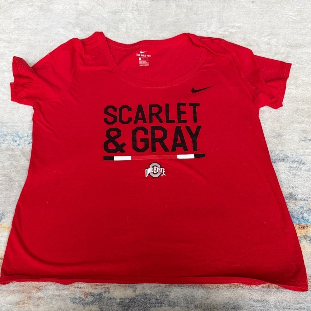 (033)Nike Red and Black Women's Short Sleeve Tee